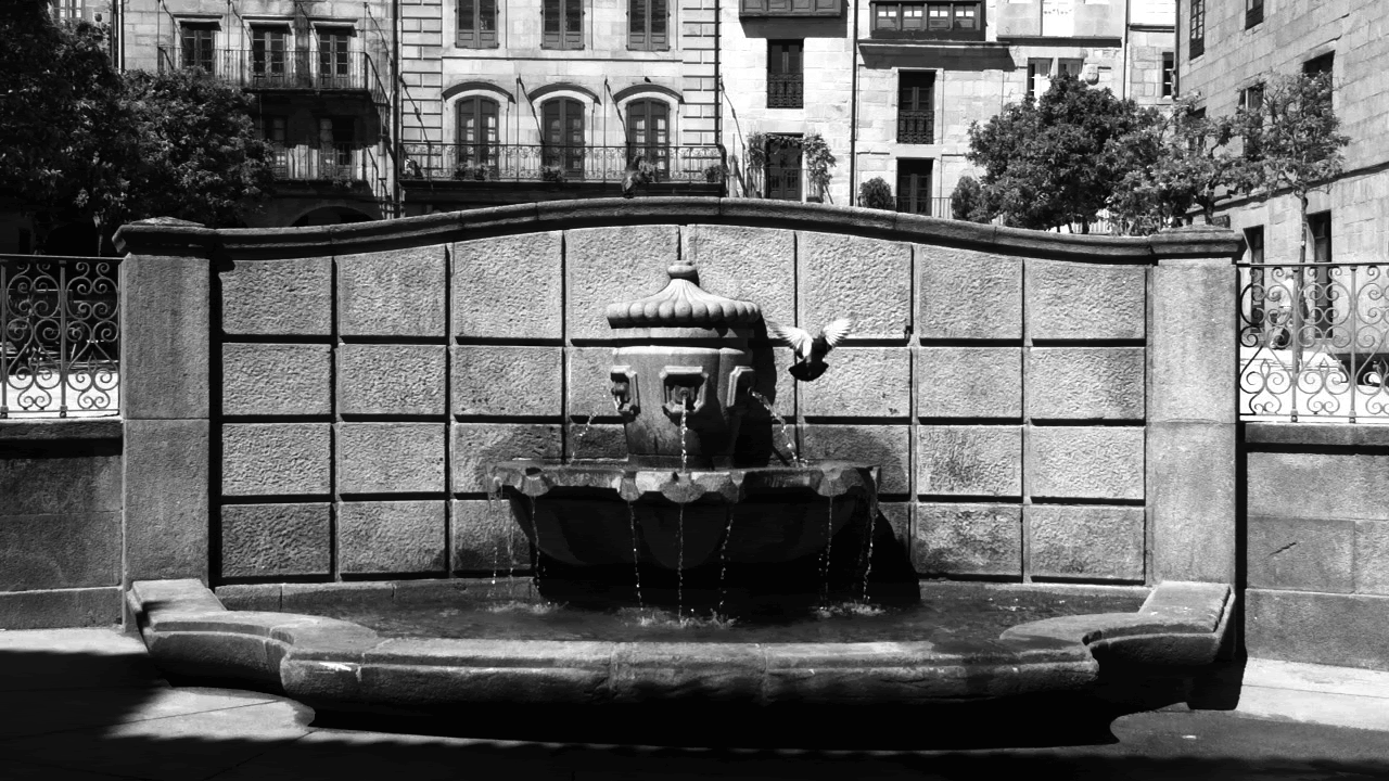 Fountain by pacogens
